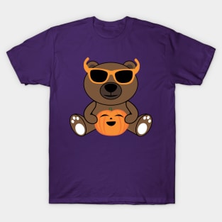 Cool cute Halloween bear sunglasses and pumpkin T-Shirt